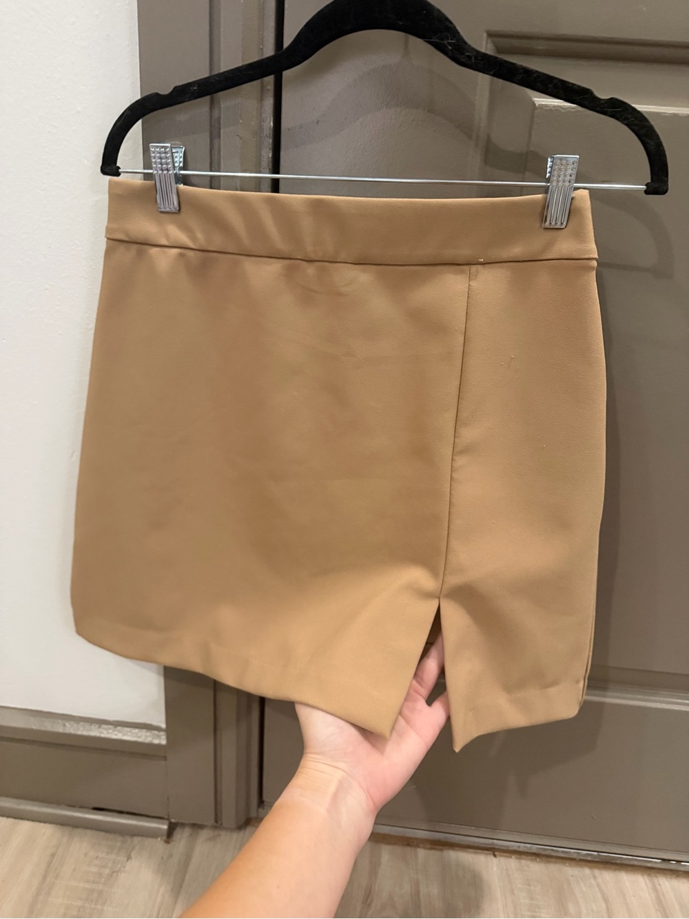 Women’s Camel Skirt with Front Notch